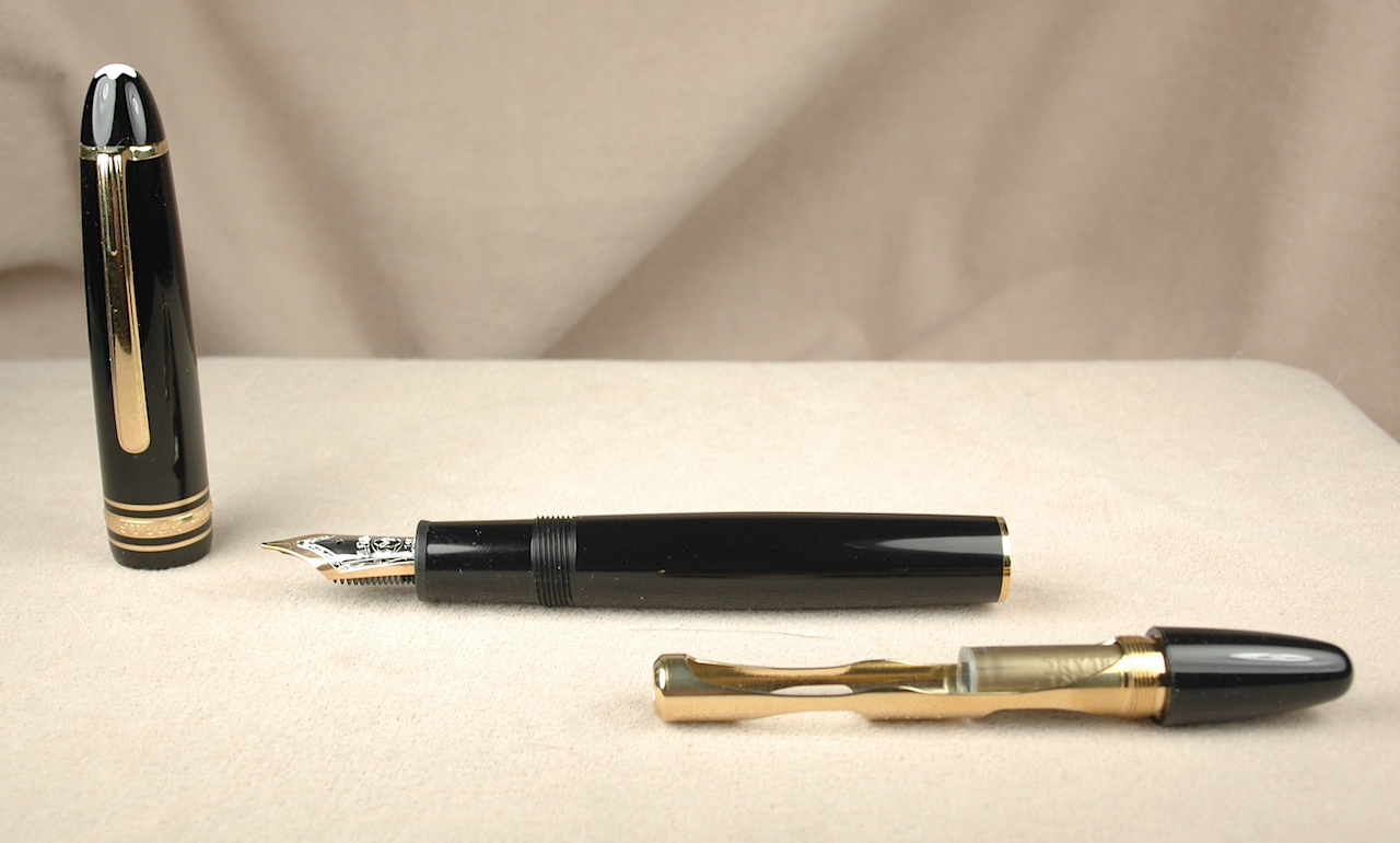 Pre-Owned Pens: 6368: Mont Blanc: 147 Traveler